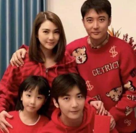 娱乐吃瓜酱头像是谁,揭秘“娱乐吃瓜酱”头像背后的神秘人物