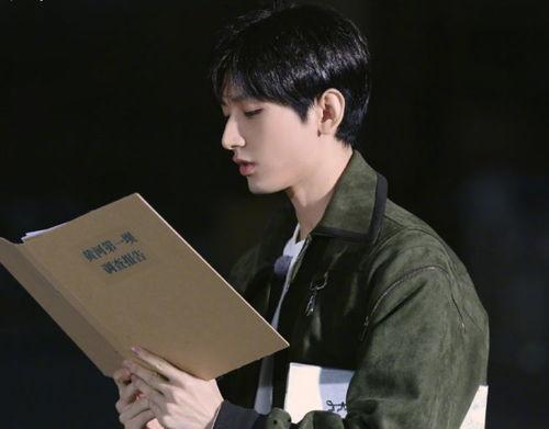 娱乐圈吃瓜成毅